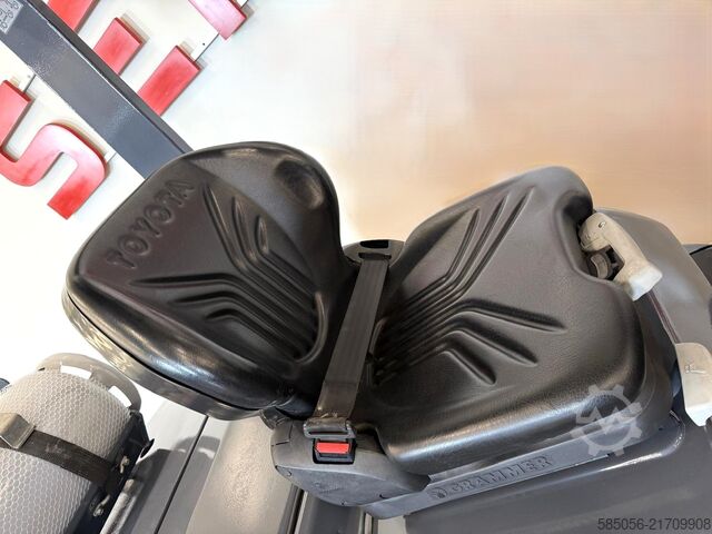 Forklift Toyota 11156 - 02-8FGF30