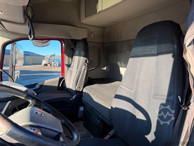 Truck mounted crane VOLVO FH 500 8x2*6 Tipper / Kran / Crane / HMF 2120