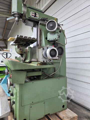 Universal milling machine Aciera F4