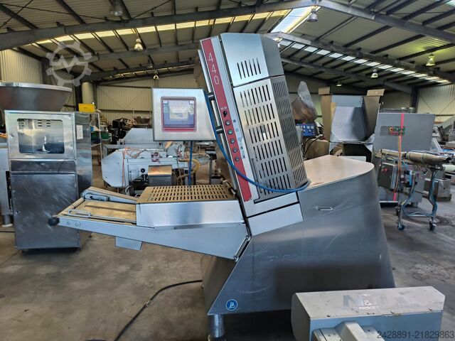 Automatic slicer / slicing machine Treif Divider 440