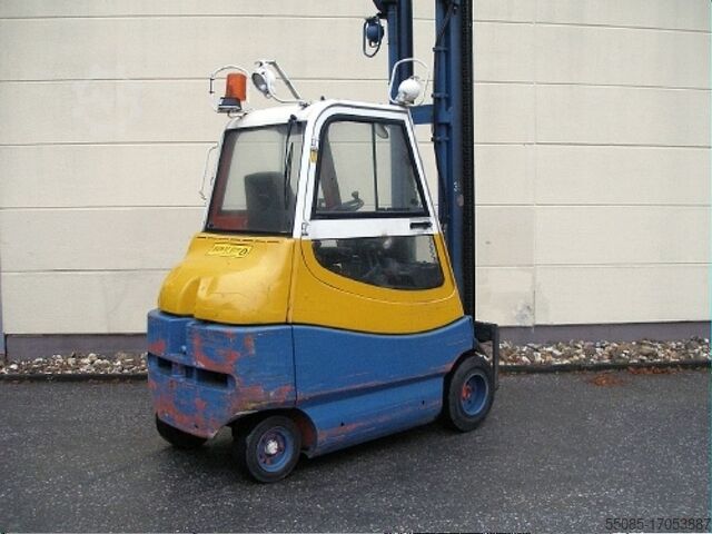 Electric 4-wheel forklift Linde E 30 H