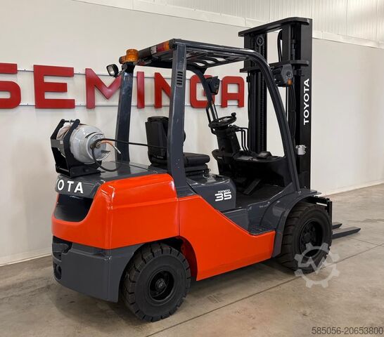 Forklift Toyota 10913 - 02-8FGJF35
