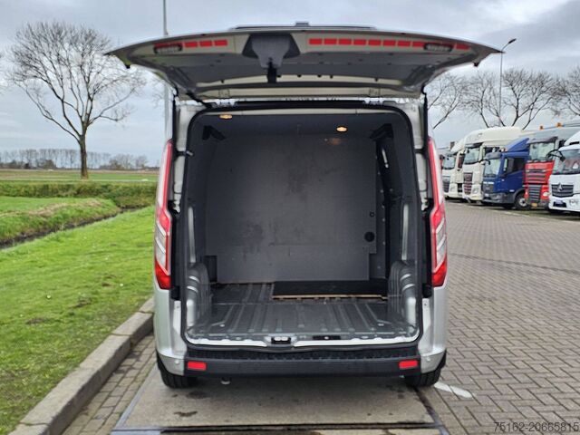 High-roof van FORD TRANSIT CUSTOM 2.0 TDCI 130 AUT. L1H1