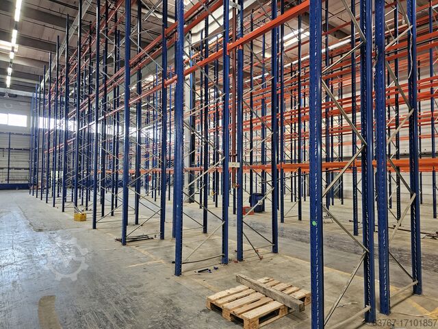 High-bay warehouse SLP