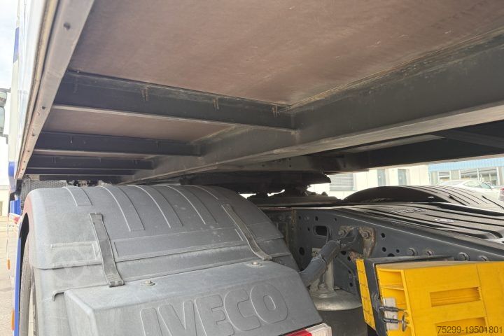 Kofferauflieger  HSA 21 Koffer mit Hebebühne / Swiss-Vehicle