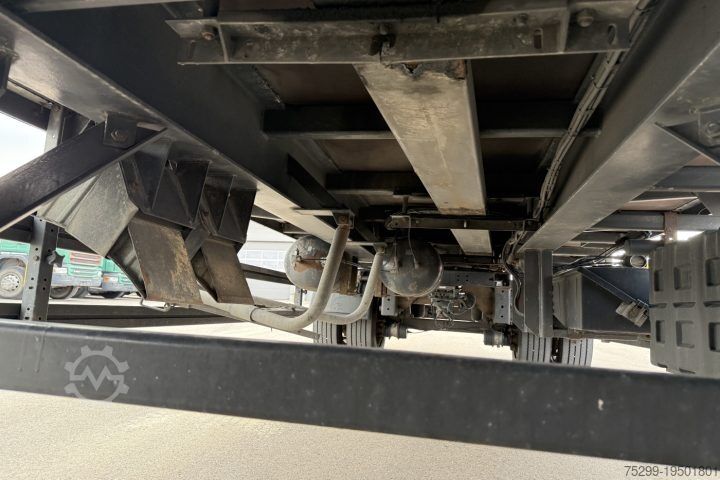 Kofferauflieger  HSA 21 Koffer mit Hebebühne / Swiss-Vehicle