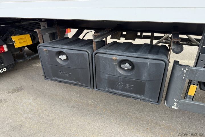 Kofferauflieger HSA 21 Koffer mit Hebebühne / Swiss-Vehicle