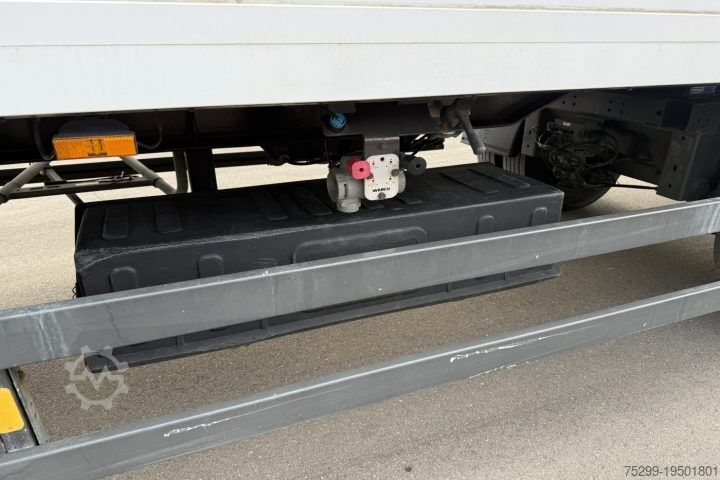 Kofferauflieger  HSA 21 Koffer mit Hebebühne / Swiss-Vehicle