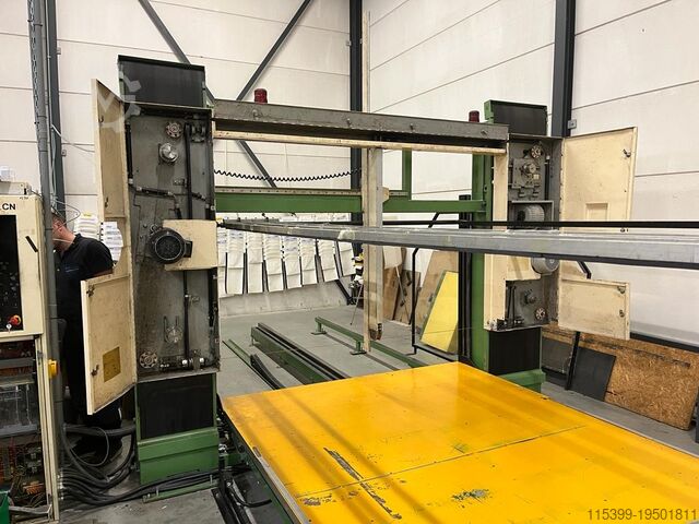 Horizontale CNC-Schaumschneidemaschine Albrecht Bäumer GmbH OFS-212 CNC