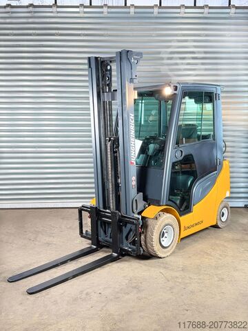 Treibgas-Frontstapler Jungheinrich TFG 425s - Service Neu - 2.5t Triplex - Kabine