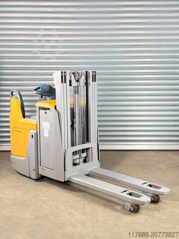 Hochhubwagen-Mitfahrer Jungheinrich ERD 220 - Service Neu - Triplex - Batterie 90%