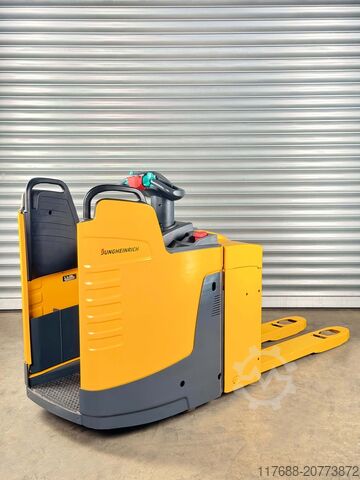 Niederhubwagen-Mitfahrer Jungheinrich ERE 225 FP - Servcie Neu - Batterie 85% - Garantie