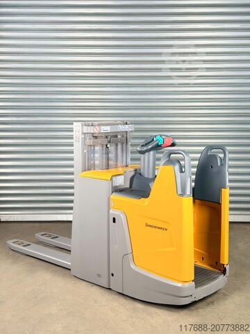 Hochhubwagen-Mitfahrer Jungheinrich ERD 220 - Service Neu- Triplex - Batterie 92%