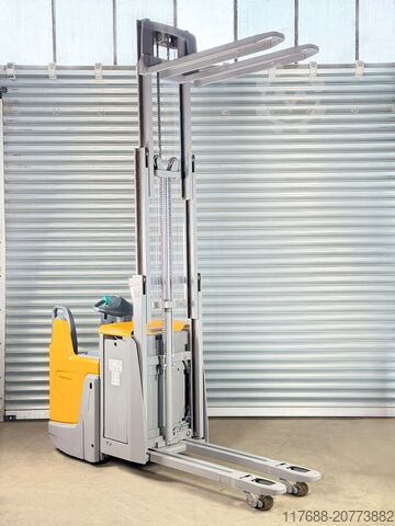 Hochhubwagen-Mitfahrer Jungheinrich ERD 220 - Service Neu- Triplex - Batterie 92%