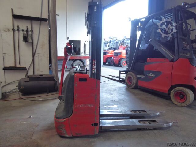 High Lift stacker Linde L12L