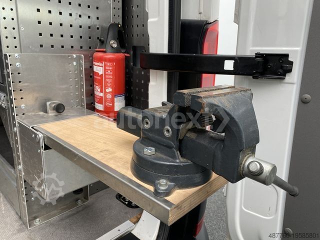 Van VOLKSWAGEN Crafter 35 *Glastransporter* Werkstatt (6241)