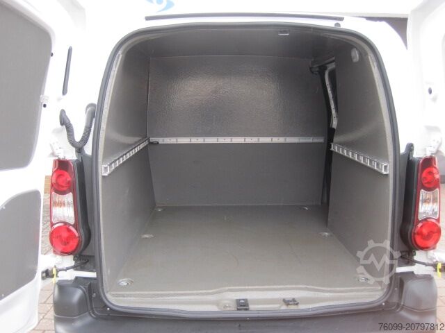 Sonderausbau-Transporter Peugeot Partner HDI Hygieneausbau 3-Sitzer M+S