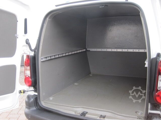 Sonderausbau-Transporter Peugeot Partner HDI Hygieneausbau 3-Sitzer M+S