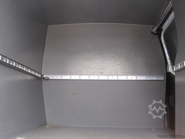 Sonderausbau-Transporter Peugeot Partner HDI Hygieneausbau 3-Sitzer M+S