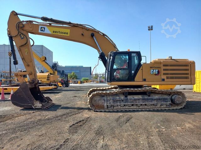Crawler excavator Caterpillar 350 (Abu Dhabi)