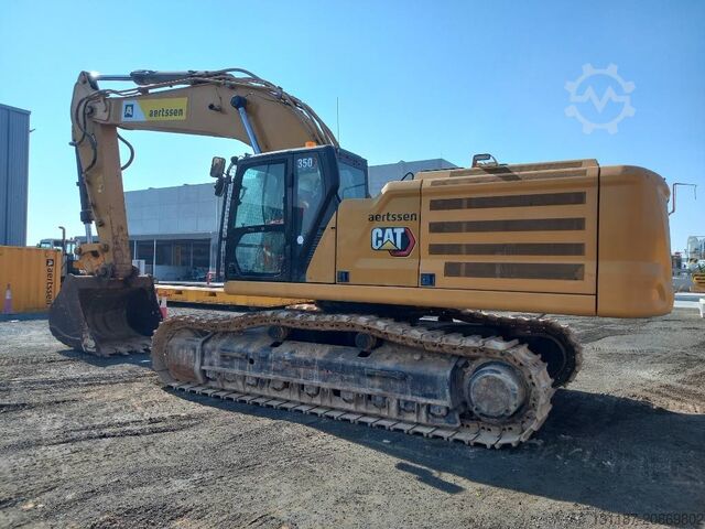 Crawler excavator Caterpillar 350 (Abu Dhabi)