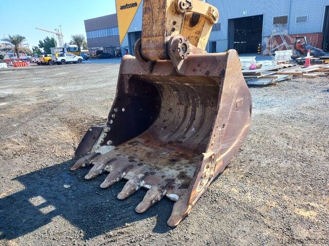Crawler excavator Caterpillar 350 (Abu Dhabi)