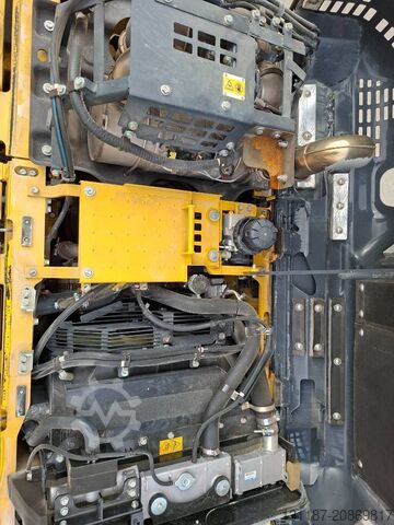 Crawler excavator Komatsu HB215LC-3