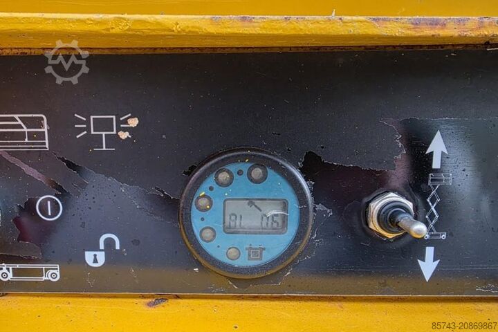 Scissor lift Haulotte Compact 8 As-Is, Electric, 8.2m Working Height, 35