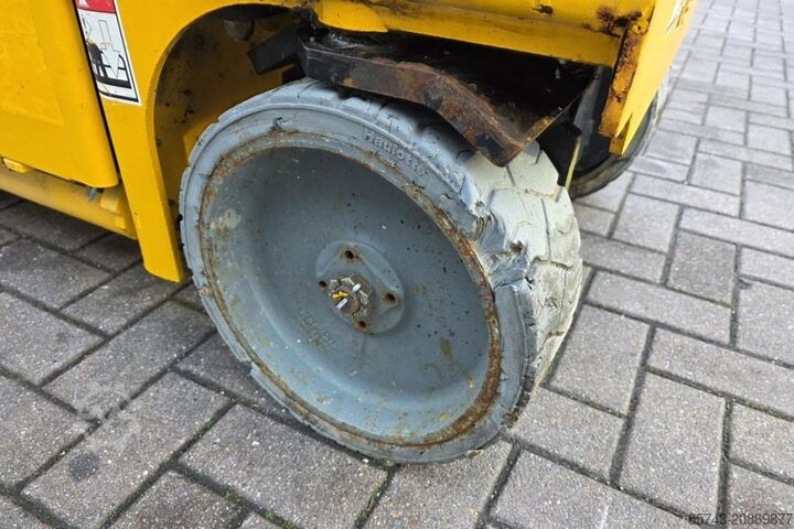 Scissor lift Haulotte Compact 8 Electric, 8.2m Working Height, 350kg Cap