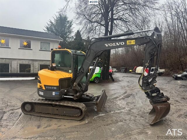 Crawler excavator Volvo ECR58D with rototilt and 2 buckets. 3,100 hours.