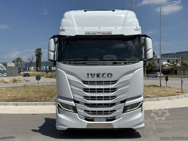 Standard tractor unit IVECO S-WAY 530