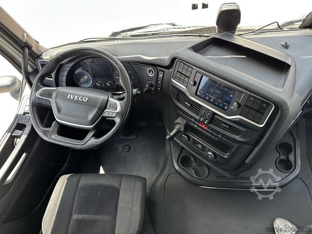 Standard tractor unit IVECO S-WAY 530
