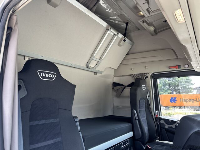 Standard tractor unit IVECO S-WAY 530