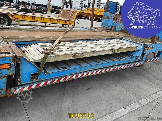 Semi-Tieflader Broshuis 