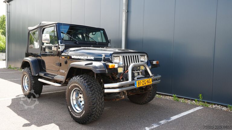 Personenbeförderung Jeep WRANGLER YJ 4.0i SOFTTOP 4x4 1993