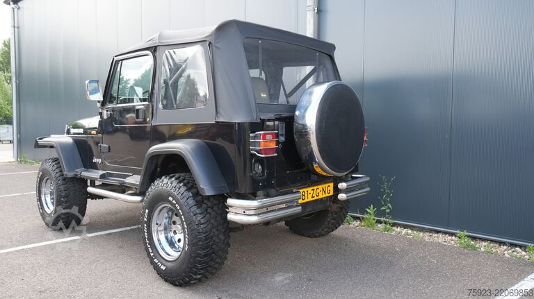 Personenbeförderung Jeep WRANGLER YJ 4.0i SOFTTOP 4x4 1993