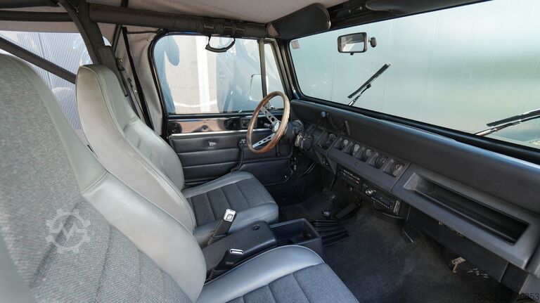 Personenbeförderung Jeep WRANGLER YJ 4.0i SOFTTOP 4x4 1993