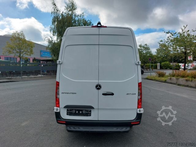 High top van MERCEDES-BENZ Sprinter 317CDI-MBUX-360Kamera-Navi