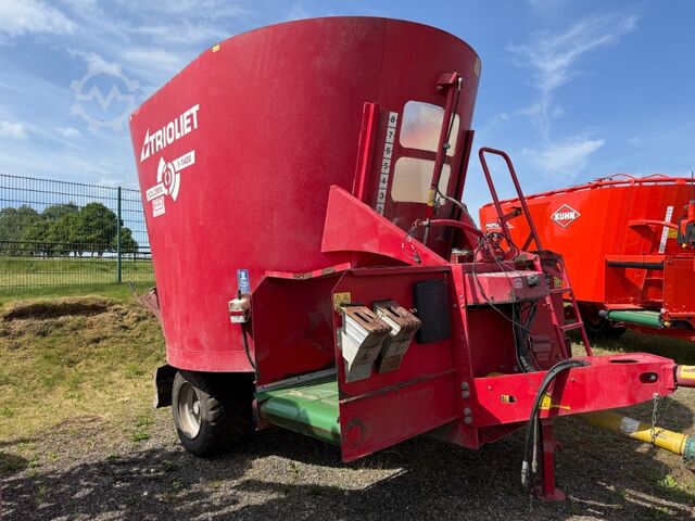 Agricultural machine  Solomix 1-1400