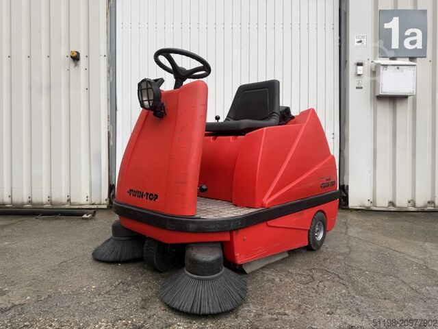 Ride-on vacuum sweeper Stolzenberg Twin Top TT 1100 / E Aufsitzkehrmaschine