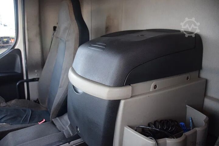 Suitcase Volvo FE 250