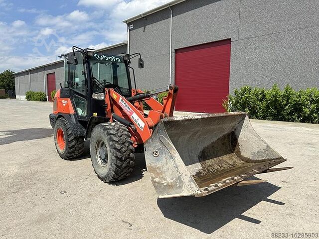 Loader Kubota R065W