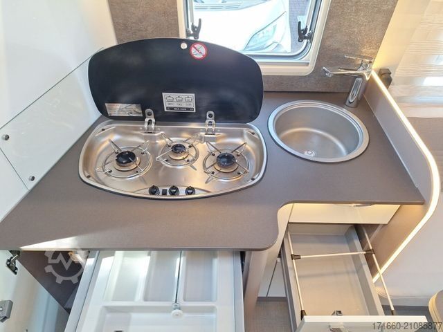 Teilintegriertes Wohnmobil BÜRSTNER Lyseo TD 727 G Mega Deal! 36.021 Euro sparen!