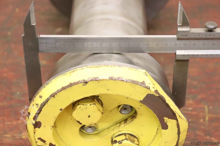 Travel wheel axle for crane trolley unbekannt D=240x545