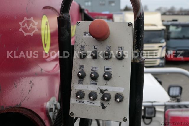 Logging truck MAN TGS 33.500 Holztransport Kran Langholznachläufer