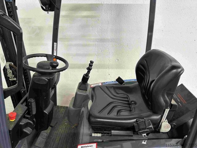 Electric 3-wheel forklift Toyota 7FBEST13 - nur 363 Stunden !!!