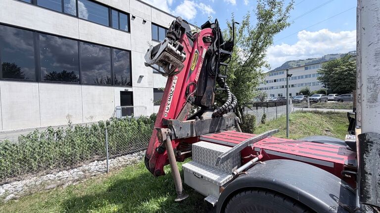 Logging truck SCANIA R490 6x4 Holzlkw mit Epsilon Kran Bj 2017