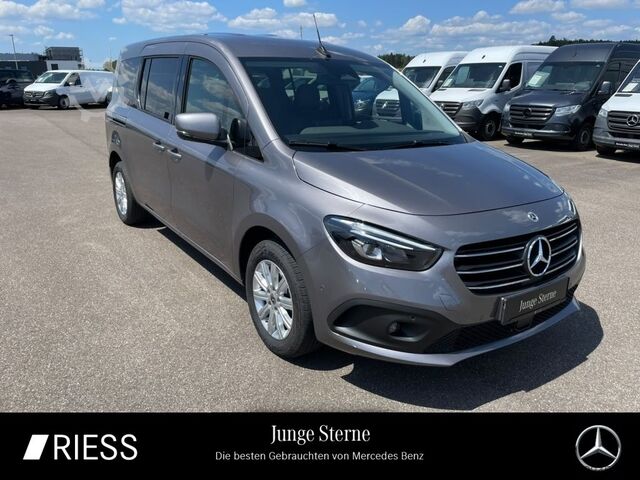 Minibus MERCEDES-BENZ T 180 PROGRESSIVE EDITION/LANG/7SITZE/MBUX/NAVI/
