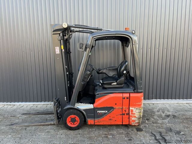 Electric 3-wheel forklift Linde E15-02