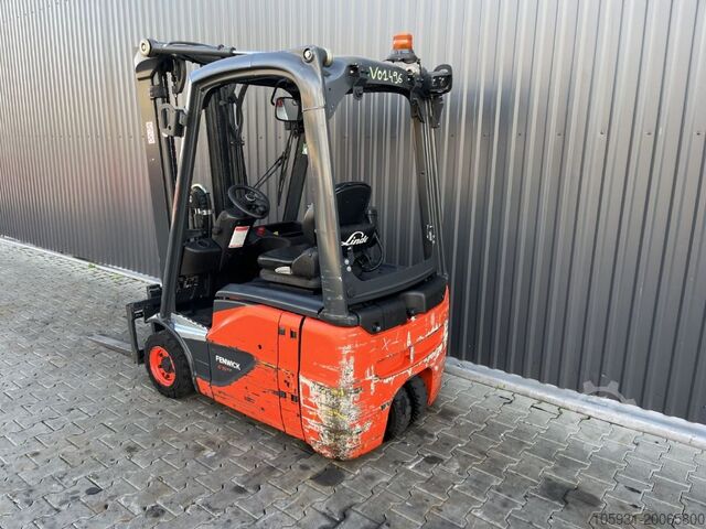 Electric 3-wheel forklift Linde E15-02